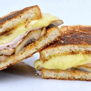 Sandwich de pollo y queso